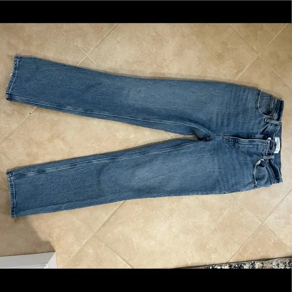 Abercrombie & Fitch 90’s Straight Ultra High Rise Jeans - Picture 2 of 5